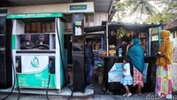 Saat ini, Asdar memiliki usaha penjualan pulsa dan juga menjalankan 2 unit bisnis pom mini.  