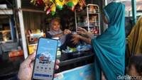 Saat ini pembiayaan Ultra Mikro (UMi) semakin digeliatkan di berbagai penjuru Indonesia. Tujuannya adalah agar bisa memfasilitasi pelaku usaha ultra mikro untuk terus berkembang meskipun belum terfasilitasi perbankan melalui program kredit usaha rakyat (KUR).   