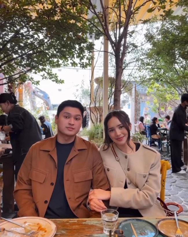 Sebelumnya kabar kedekatan antara Beby dan Riki sempat tercium publik. Hal itu dikarenakan ibunda Beby, Linda Darmawan, beberapa kali kedapatan membagikan momen kebersamaan putrinya dengan anggota DRP tersebut. Foto: Instagram/@bebytsabina