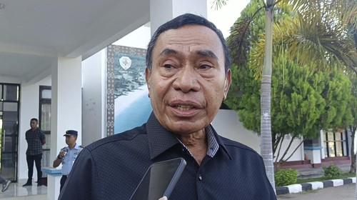 Bupati Ende, Achmad Djafar, di Bandara El Tari, Kupang, NTT, Selasa (21/11/2023).