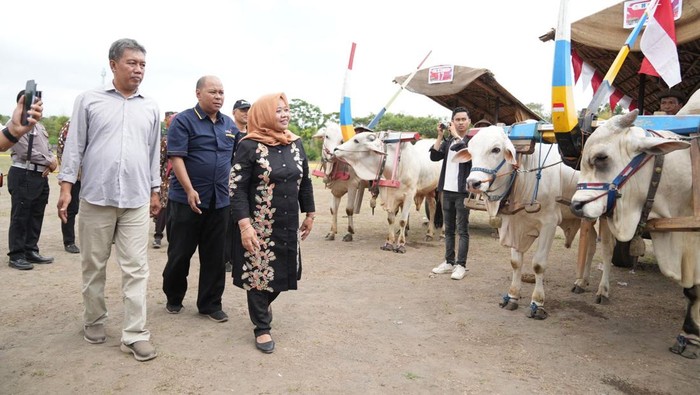 Bupati Sleman Kustini Sri Purnomo