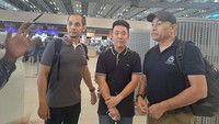 Diperkirakan Christoper dan tim dari kepolisian tiba di Bandara Soekarno-Hatta, Cengkareng, pada pukul 21.00 WIB. (Amel-detikcom)