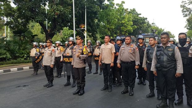 Demo buruh di Balkot DKI bubar