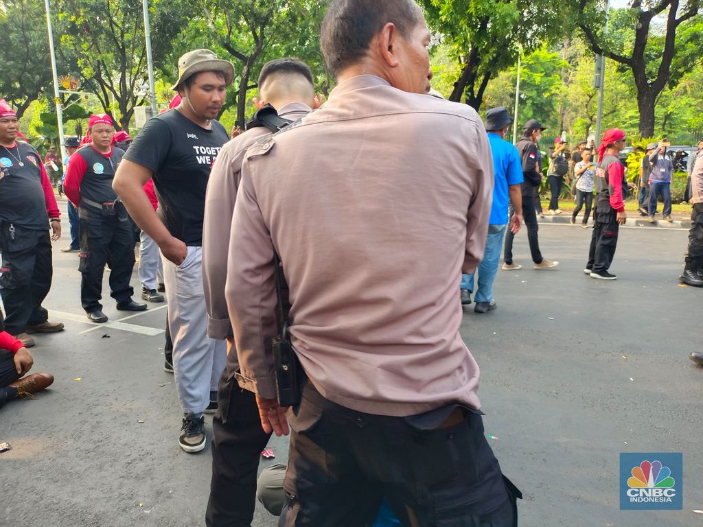 Demo Upah Buruh (CNBC Indonesia/Martyasari Rizki)