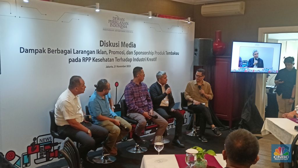 Dewan Periklanan Indonesia (DPI) bersama sejumlah asosiasi di industri periklanan dan media kreatif dengan tegas menolak Rancangan Peraturan Pemerintah (RPP) sebagai aturan pelaksana dari Undang-Undang (UU) No. 17 Tahun 2003 tentang Kesehatan. (CNBC Indonesia/Ferry Sandi)