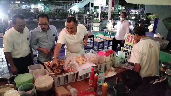 DPRD Surabaya