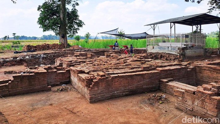 Ekskavasi Candi di Situs Blawu Jombang Ekskavasi Candi di Situs Blawu Jombang