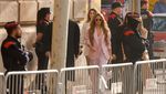 Ekspresi Shakira Hadapi Sidang Perdana Penggelapan Pajak