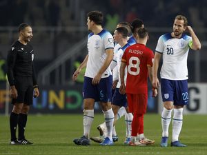 Inggris Serba Sulit di Markas Makedonia Utara