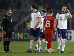 Inggris Serba Sulit di Markas Makedonia Utara