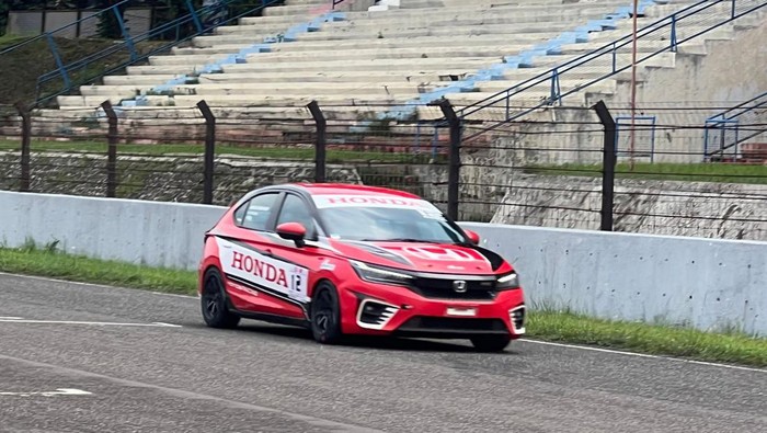 Honda Racing Indonesia juara nasional di tiga kelas ISSOM 2023.