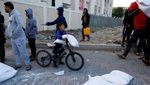 Semringah Warga Palestina Dapat Bantuan Berkarung-karung Tepung