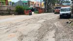 Rusak Parah! Begini Penampakan Jalan di Parung Panjang