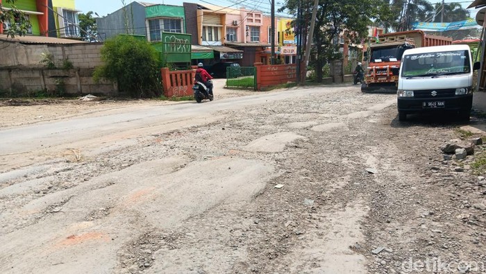 Jalan Raya Parung Panjang