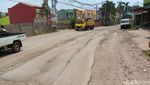 Rusak Parah! Begini Penampakan Jalan di Parung Panjang