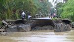 Luapan Sungai Krueng Meureubo Aceh Bikin Jalan Sepanjang 110 Meter Rusak