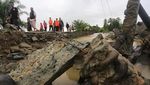 Luapan Sungai Krueng Meureubo Aceh Bikin Jalan Sepanjang 110 Meter Rusak