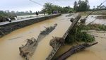 Luapan Sungai Krueng Meureubo Aceh Bikin Jalan Sepanjang 110 Meter Rusak