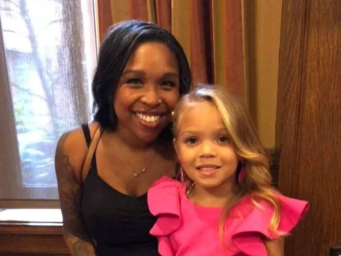 Jessica Merk dan Carleigh