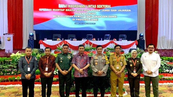 Kejaksaan ingatkan netralitas ASN dan TNI/Polri jelang Pemilu 2024.