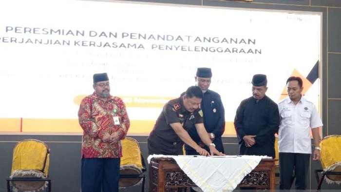 Kejati Sumbar Asnawi meluncurkan program RJ Plus