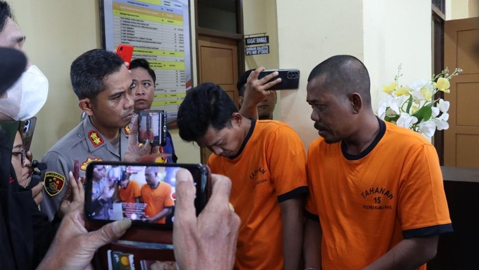 Polisi kembali menangkap dua preman bernama Budi (40) dan Mulyadi (33) yang melakukan pungli di SPBU Kubu Raya, Kalimantan Barat (Kalbar).