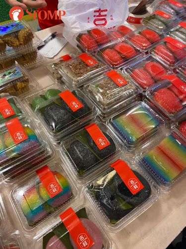 Duh! Kue Ku Premium Seharga Rp 80 Ribu Ini Bikin Pelanggan Kapok