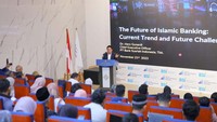 Direktur Utama BSI Hery Gunardi mengisi kuliah umum bertajuk Sharia Financial Literacy: Islamic Banking & Future of Work di Theater Room, Tower B UIII Depok, Selasa (21/11). 