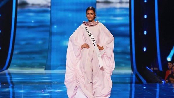 8 Foto Miss Pakistan di Miss Universe 2023, Tampil Beda Pakai Burkini