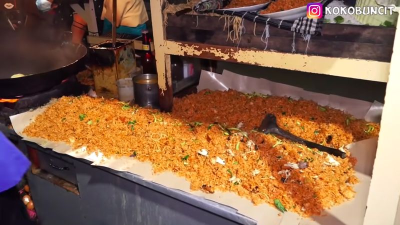 Nasi goreng jumbo