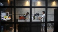 Pihak rutan membekali warga binaan dengan pemberdayaan pengelolaan usaha kafe dan resto yang bertujuan untuk menambah keterampilan bekerja. 