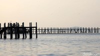 Sayangnya, kami tidak bisa berlama-lama bermain di Pulau Paniki karena air laut sudah mulai pasang. 