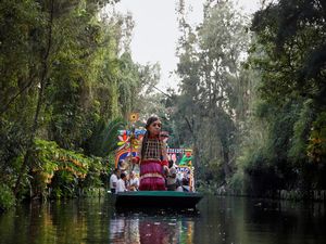 Potret Little Amal Susuri Kanal di Meksiko Bawa Pesan Kemanusiaan