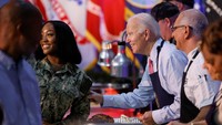 Acara Friendsgiving melibatkan anggota militer dan keluarga militer yang terkait dengan kapal induk Dwight D. Eisenhower dan Gerald R. Ford. Kedua kapal tersebut dikerahkan di Mediterania timur sebagai respons terhadap ketegangan akibat konflik Israel-Hamas.  