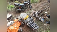 Karena cuaca dan medan sangat ekstrem, maka Tim Evakuasi memprioritaskan beberapa bagian pesawat yang harus segera dievakuasi dari lokasi jatuhnya pesawat yakni kanon pesawat, engine, throttle, kursi lontar, serta propeller, katanya. (IG @militer.udara)