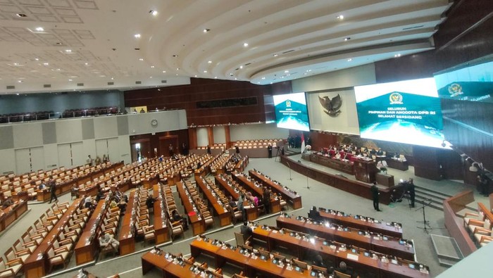 Rapat paripurna DPR