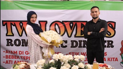 7 Foto Anniversary Shireen-Teuku Wisnu, Dinner Romantis di Warung Pecel Lele