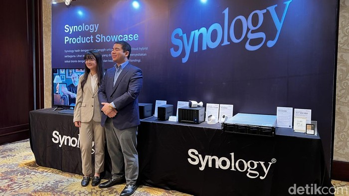 Clara Hsu dan Michael Chang dari Synology.