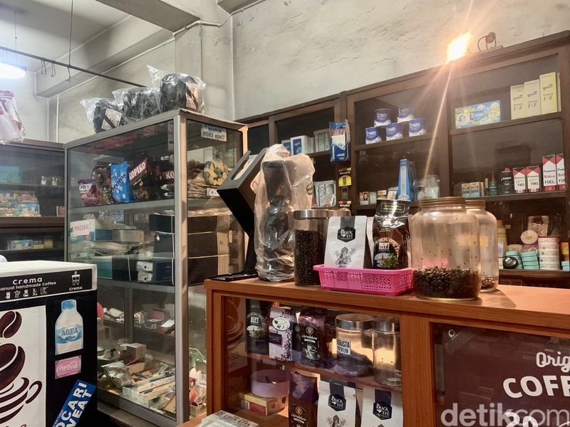 Toko Kopi Sigan yang berdiri sejak 1950-an di Surabaya