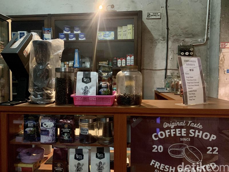 Toko Kopi Sigan yang berdiri sejak 1950-an di Surabaya