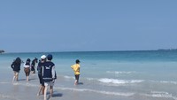 Pantai Aruna yang bebas limbah