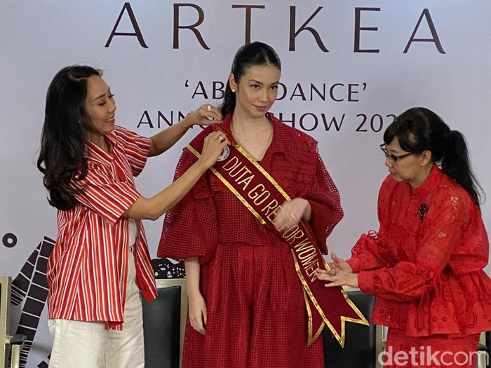 Velove Vexia Jadi Duta Go Red For Women Yayasan Jantung Indonesia