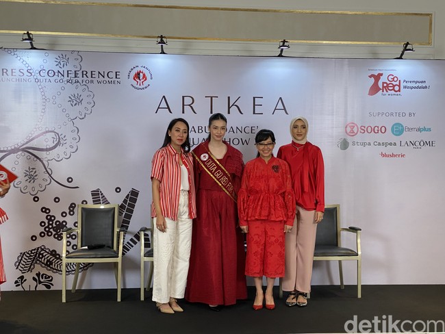 “Saya percaya saat kita membantu perempuan, bukan hanya dia yang merasakan manfaatnya, tapi juga orang di sekitar dan generasi berikutnya. Seperti yang kita tahu, perempuan yang lebih sering menghabiskan waktu bersama keluarga. Jadi dampaknya akan sangat besar,” ujar Velove. (Foto: Daniel Ngantung/detikcom)