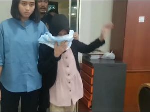 Sadis! Ibu di Batam Bakar Anak Tiri Gegara Cemburu dengan Suami