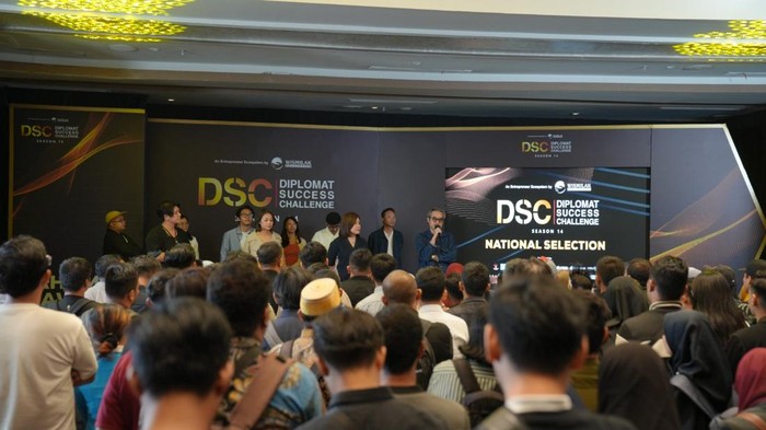 Ekosistem kewirausahaan Diplomat Success Challenge (DSC) Season 14 telah memasuki tahapan National Selection yang diselenggarakan di dua kota yaitu Surabaya dan Jakarta pada Oktober 2023 lalu. Sebanyak 29.780 ide bisnis yang mendaftar melalui proses seleksi dan Vlog Pitch hingga terpilih total 450 peserta yang lolos masuk dalam tahap National Selection.