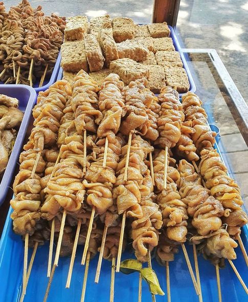 5 Makanan Jumbo Ini Sempat Viral, Ada Croissant hingga Mendoan Karpet