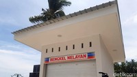 Terdapat beberapa bangunan baru di kampung nelayan modern ini. Salah satunya, bengkel nelayan yang nantinya digunakan untuk memperbaiki mesin kapal.  