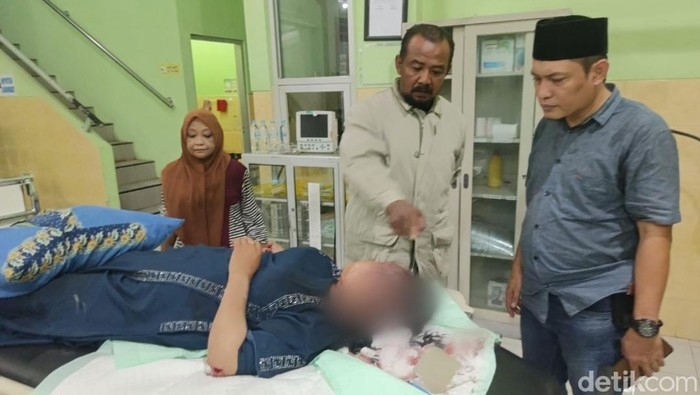 Aida aat menjalani perawatan