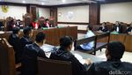 Ekspresi Andhi Pramono Saat Didakwa Terima Gratifikasi Rp 58,8 M