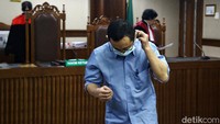 Sebelumnya, ia menjadi tersangka setelah viral gegara keluarganya suka pamer barang mewah di media sosial. 